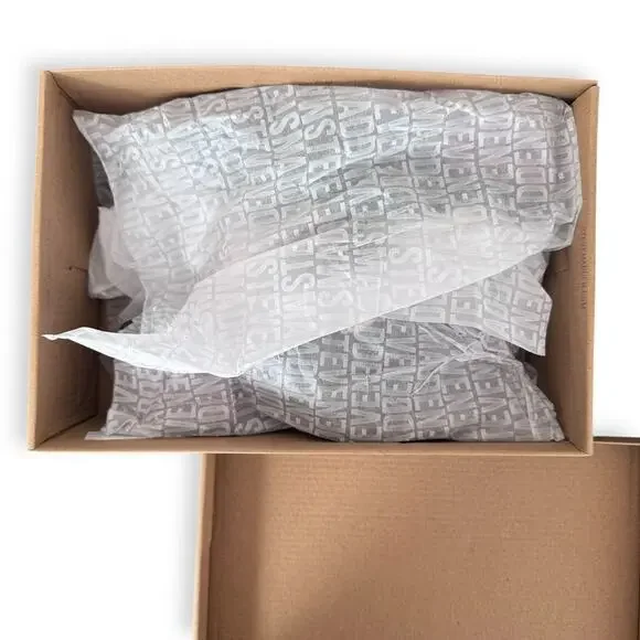 Steve Madden Women's Lorie Mule: Vegan Leather Slip-On Heeled Mule, SZ 6.5 Chain - Picture 2 of 16